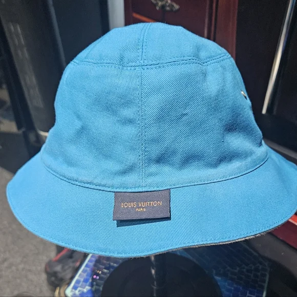 Louis Vuitton Bob Reversible Monogram Bucket Hat - Picture 4 of 4